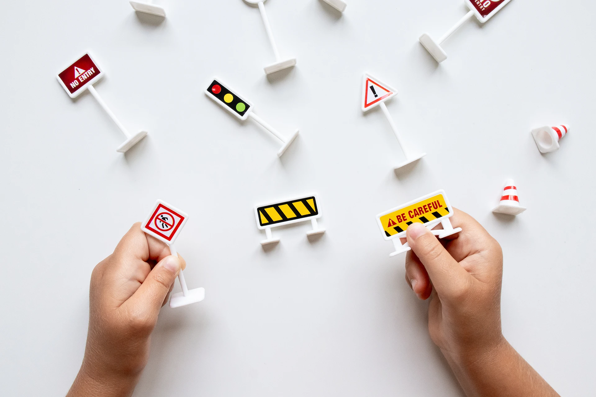 Staying safe: What signs help me recognise what is safe or unsafe?