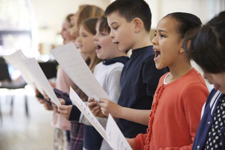 children singing