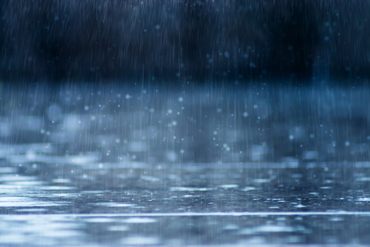 Image of rain fall and puddle