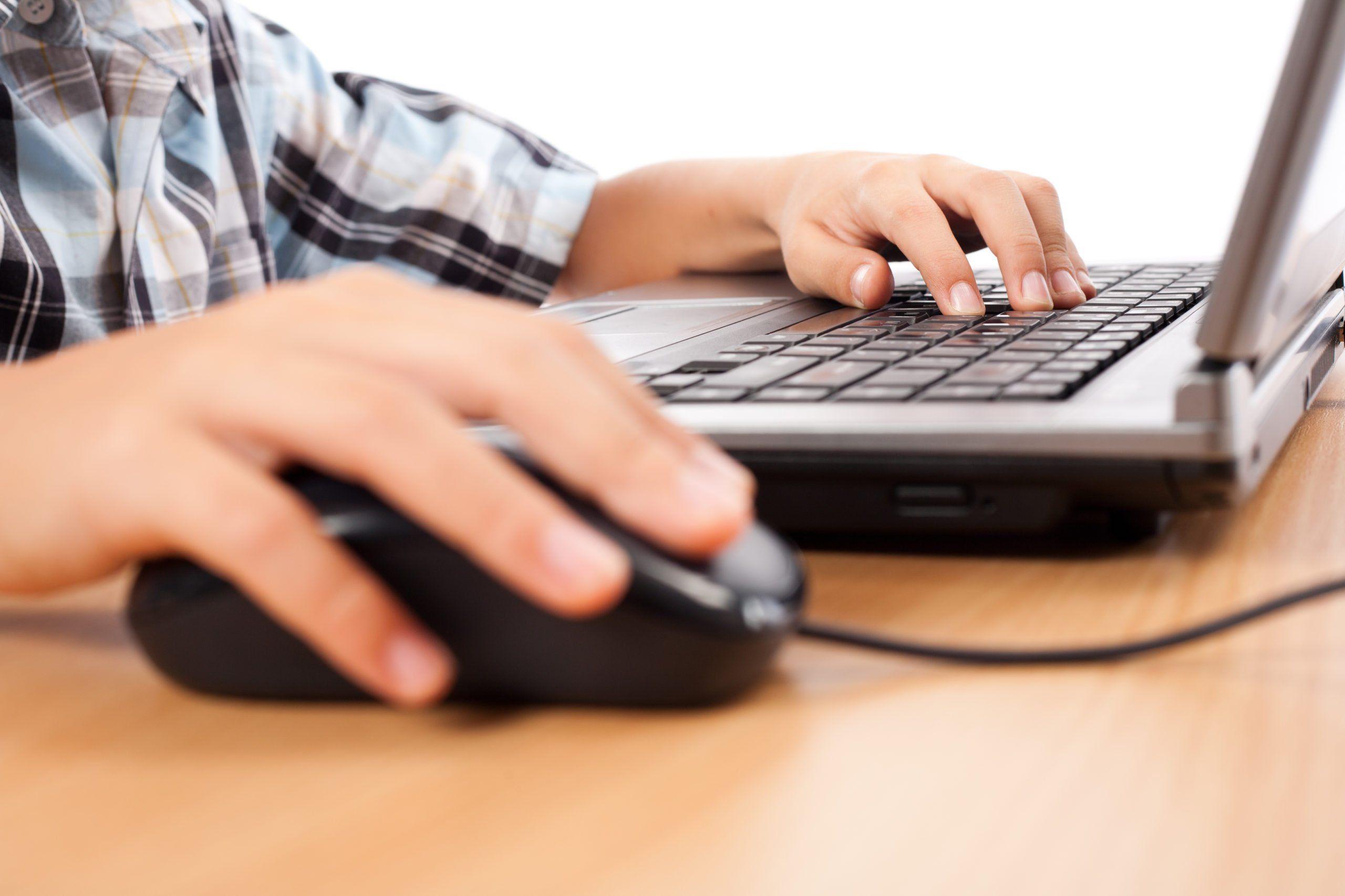 Keyboard and mouse shutterstock 59546956