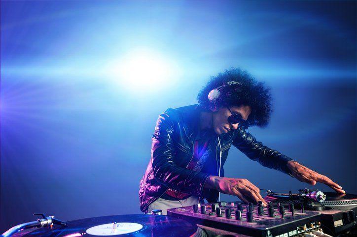 DJ