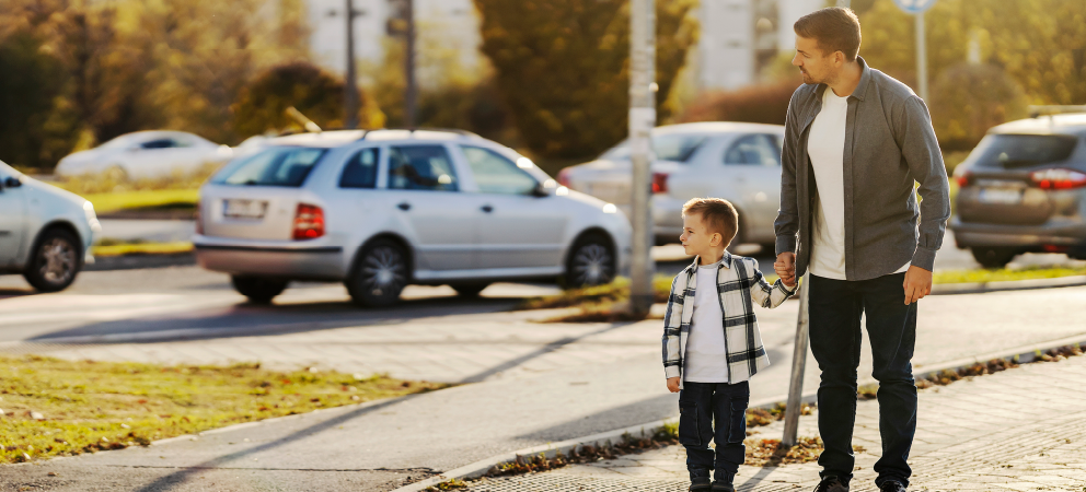 Lesson 4: How can I stay safe near roads?