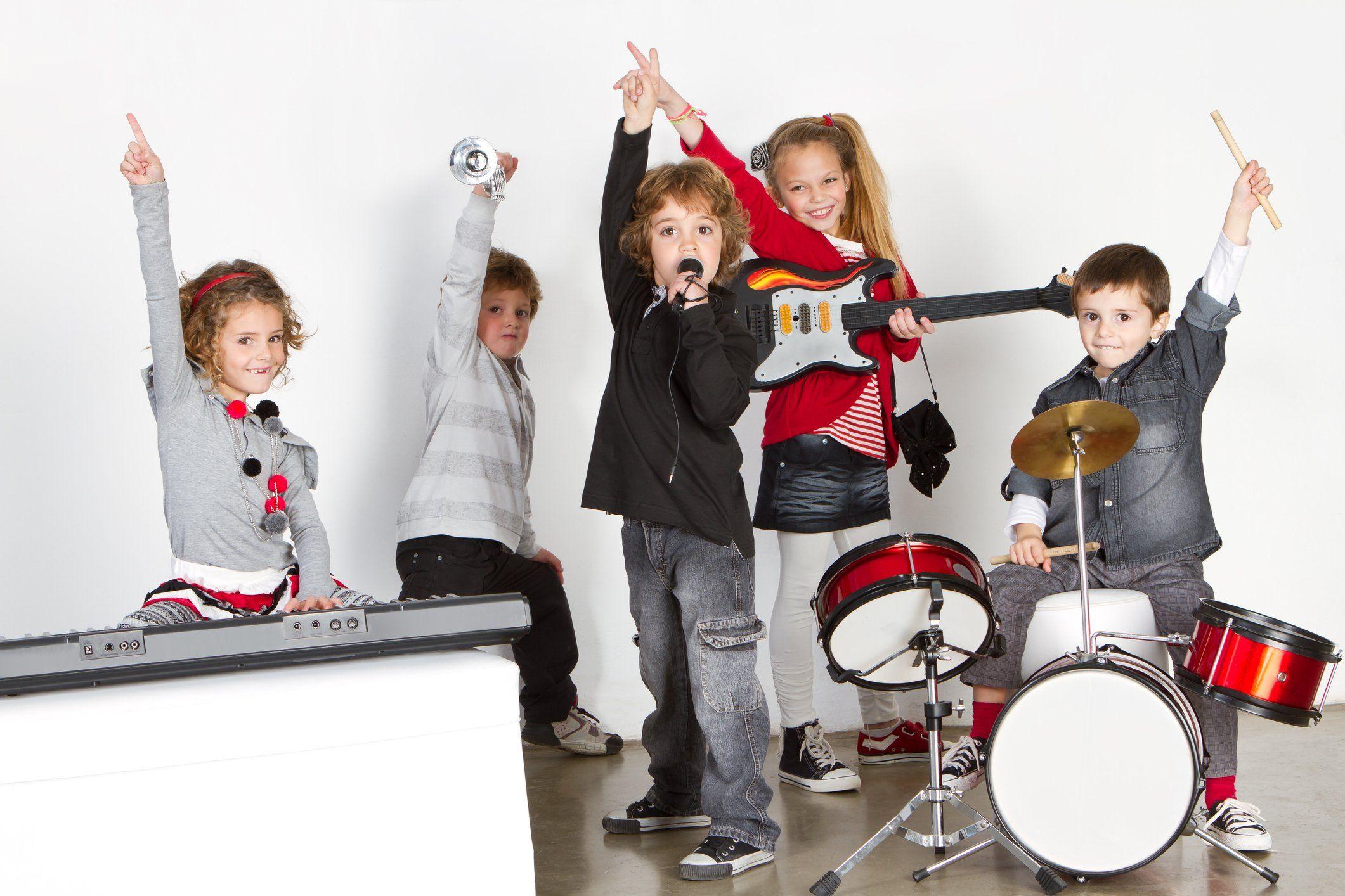 Year 4 Music Lesson: Rock and Roll Performance