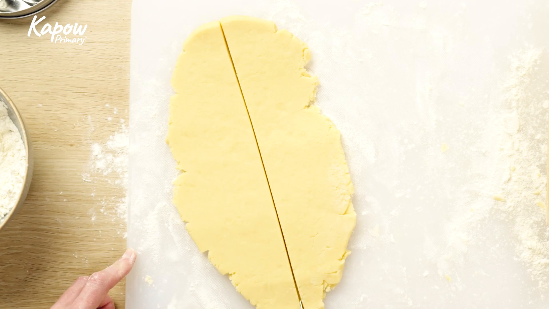 Teacher video: Food skills: Cutting out