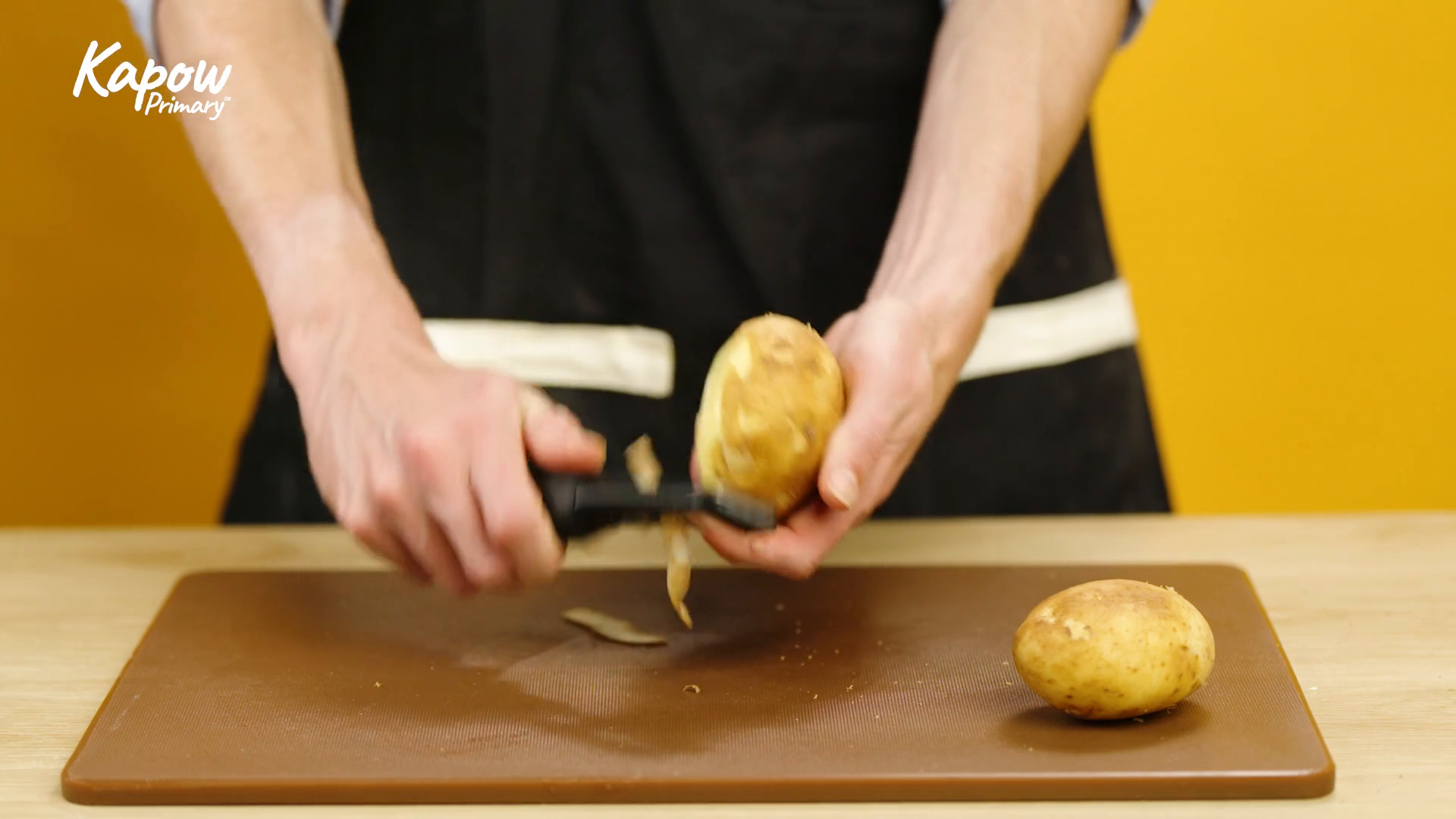 Teacher video: Food skills: Peeling