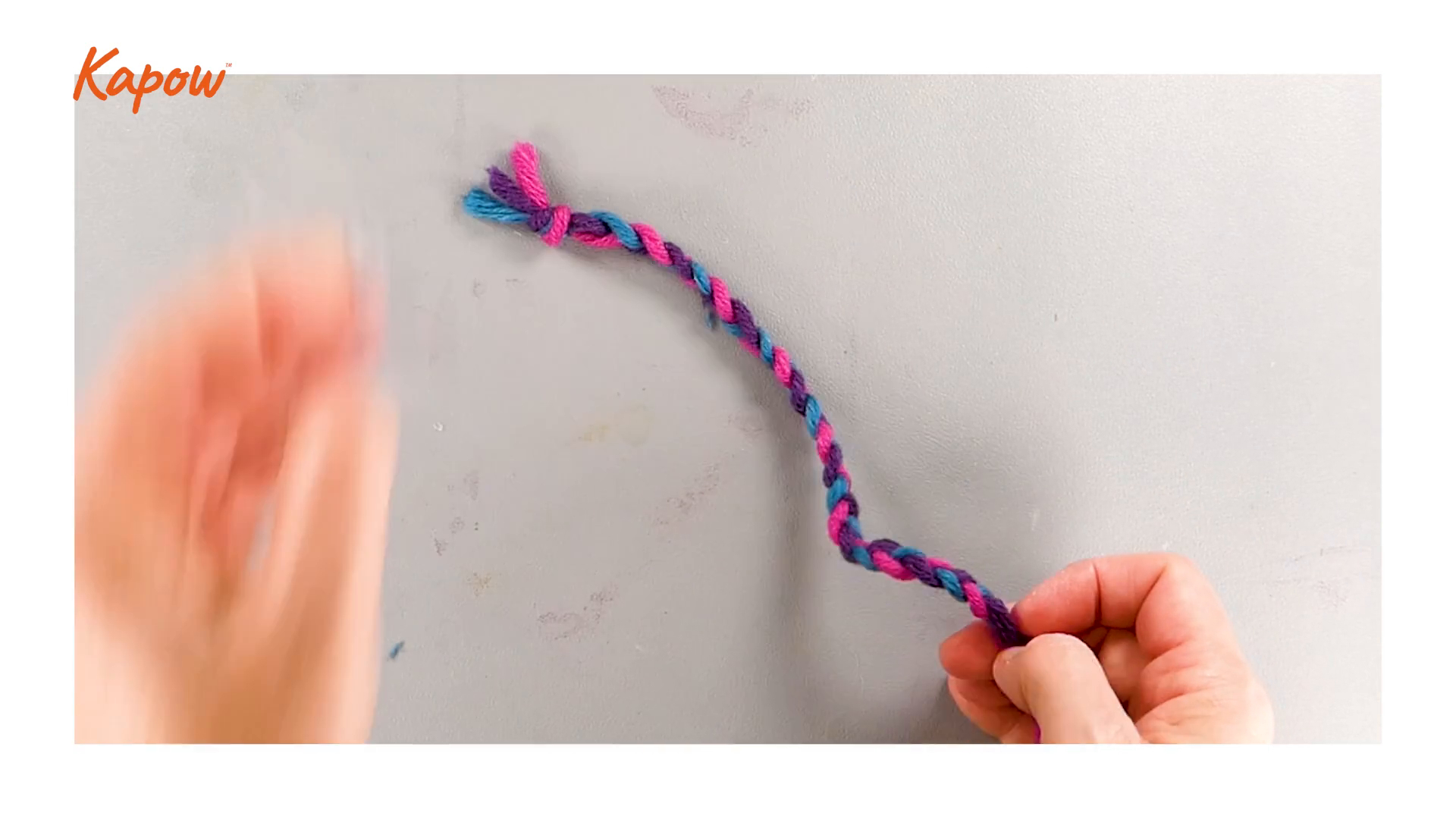 Pupil video: Plait, knot, thread
