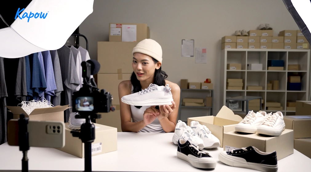 Teacher video: Online adverts